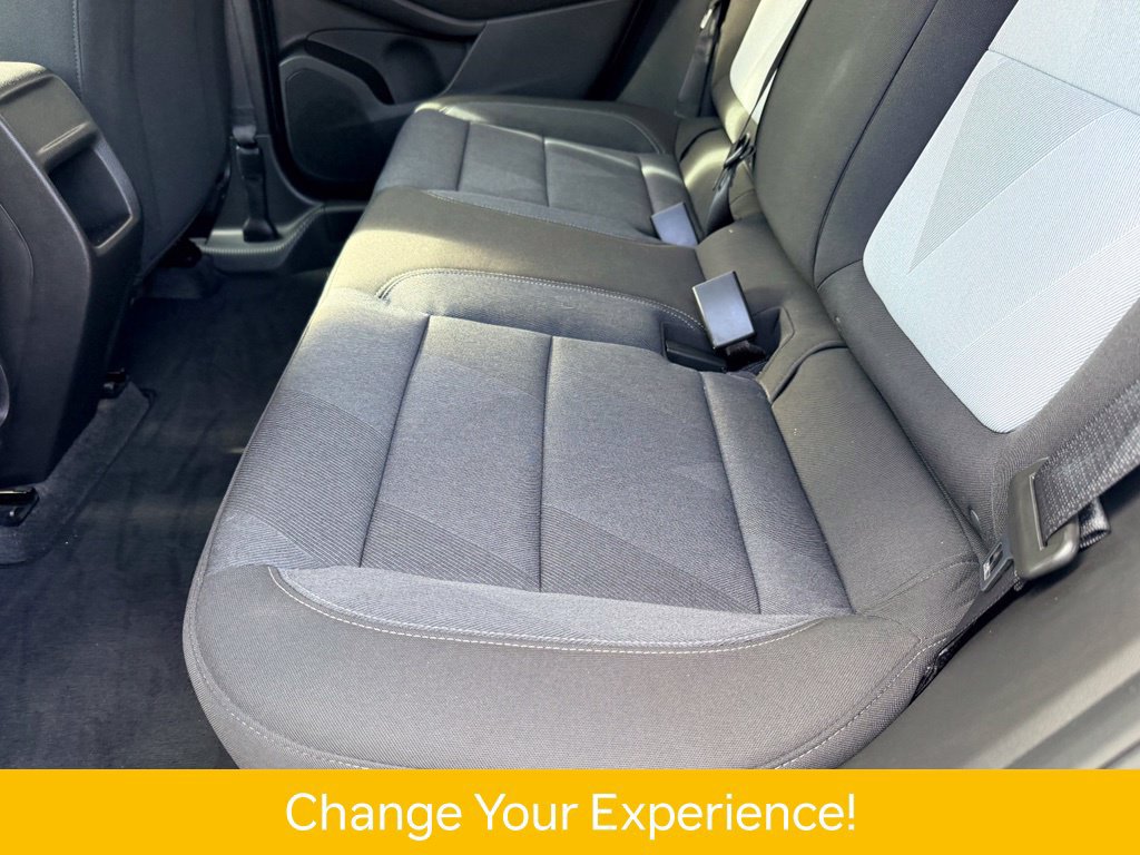 Used 2025 Chevrolet Trax RS w/ Sunroof Package FWD image 16