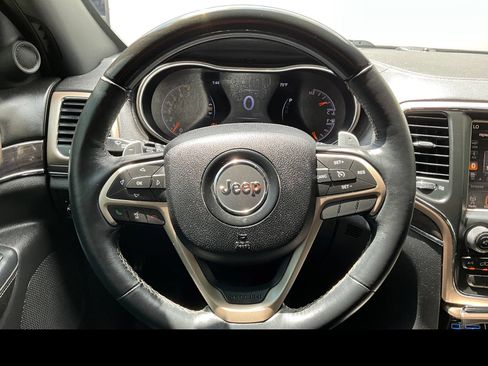 Used 2016 Jeep Grand Cherokee Overland AWD/4WD image 3