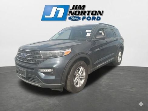 Used 2024 Ford Explorer XLT w/ Equipment Group 202A image 4