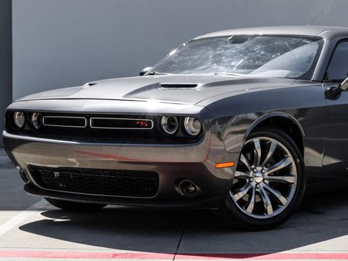 Used 2015 Dodge Challenger R/T Plus RWD image 7