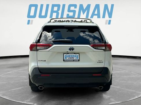 Used 2022 Toyota RAV4 XLE Premium AWD/4WD image 6