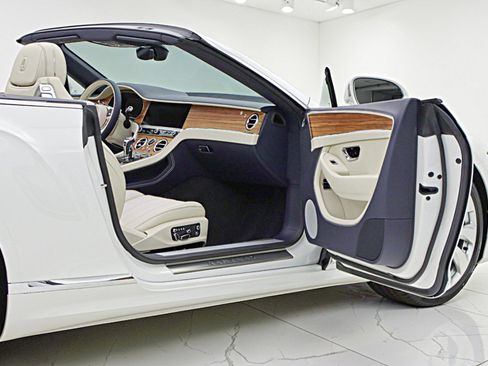 New 2026 Bentley Continental GTC image 17