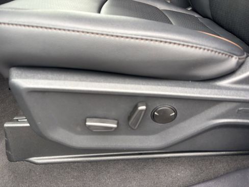 New 2026 Ford F250 Lariat w/ Black Appearance Package image 18