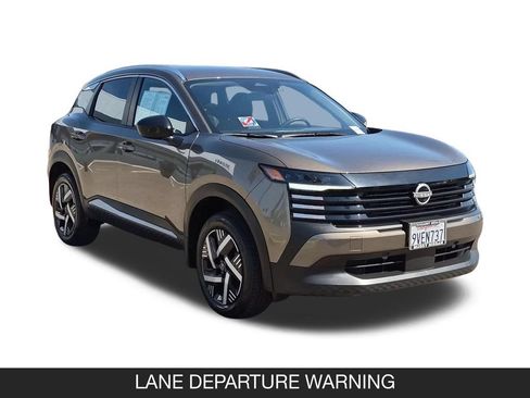 Used 2026 Nissan Kicks SV FWD image 2