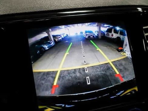 Used 2021 Jeep Grand Cherokee Limited image 24