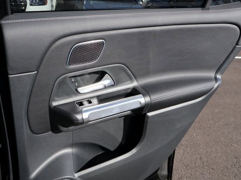 Certified 2025 Mercedes-Benz GLB 250 4MATIC image 16