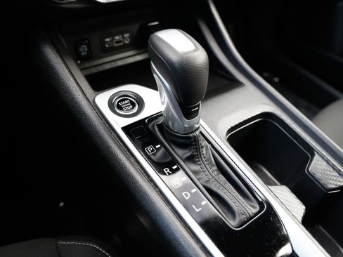 Used 2025 Nissan Sentra SV image 42