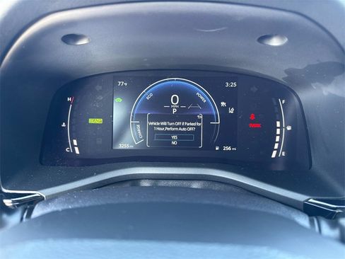 Used 2025 Toyota Camry SE image 13