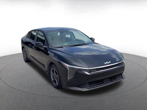 Used 2025 Kia K4 FWD image 2