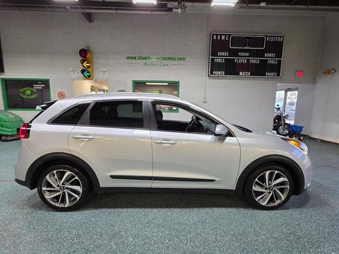 Used 2018 Kia Niro Touring image 5
