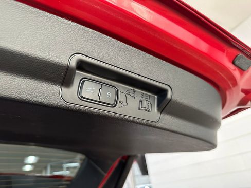 Used 2024 Ford Explorer XLT w/ Equipment Group 202A AWD/4WD image 44