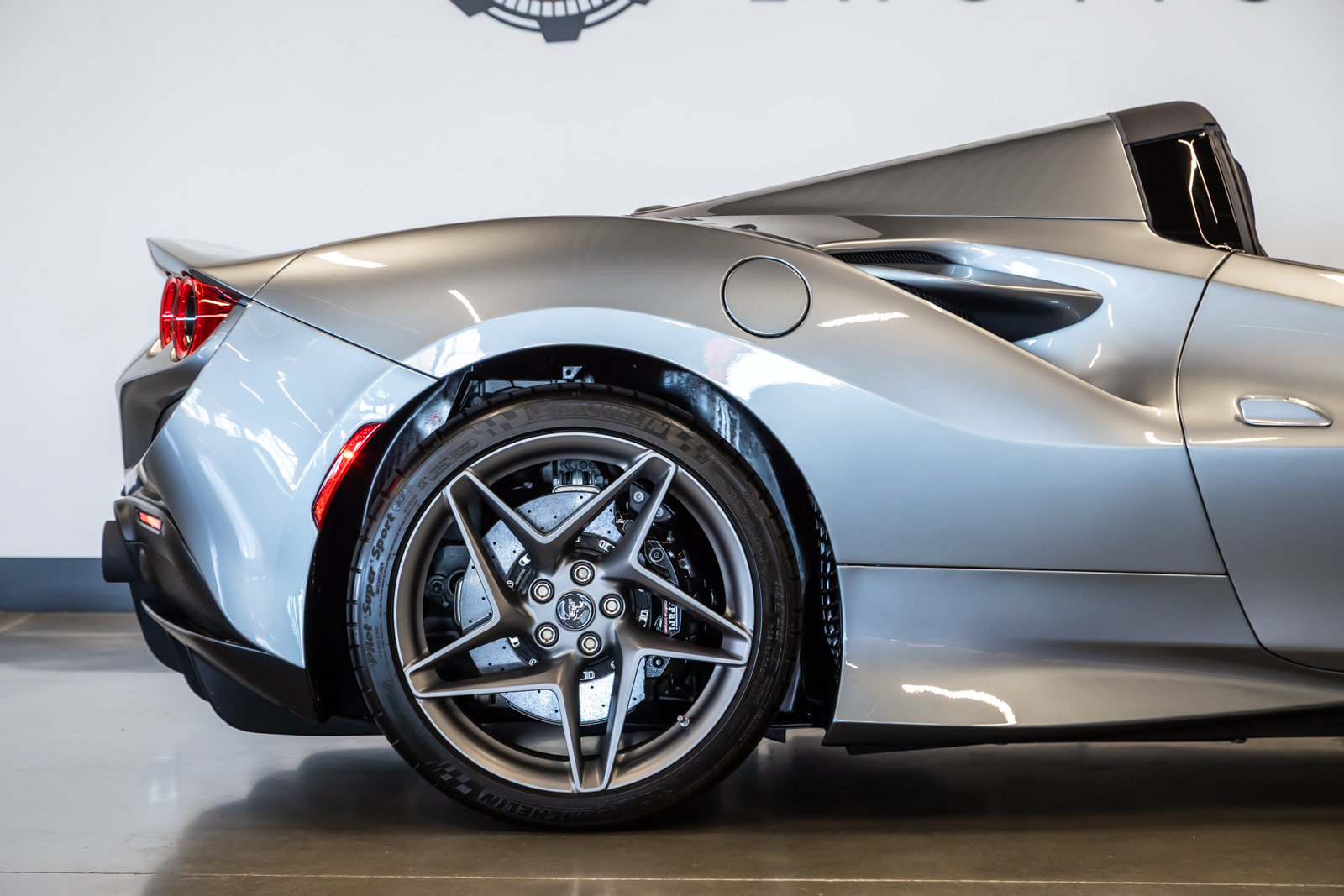 Used 2021 Ferrari F8 Tributo RWD image 15