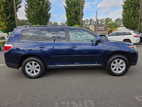 Used 2013 Toyota Highlander Plus image 9