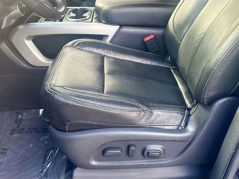 Used 2017 Nissan Titan SL image 20