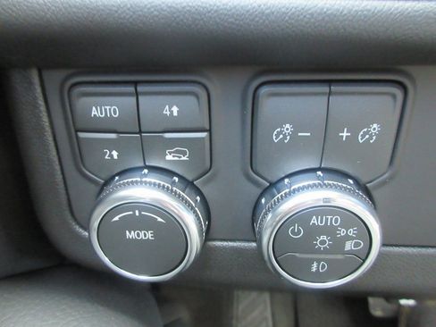 New 2026 GMC Yukon Denali w/ Sun & Power Step Package image 18