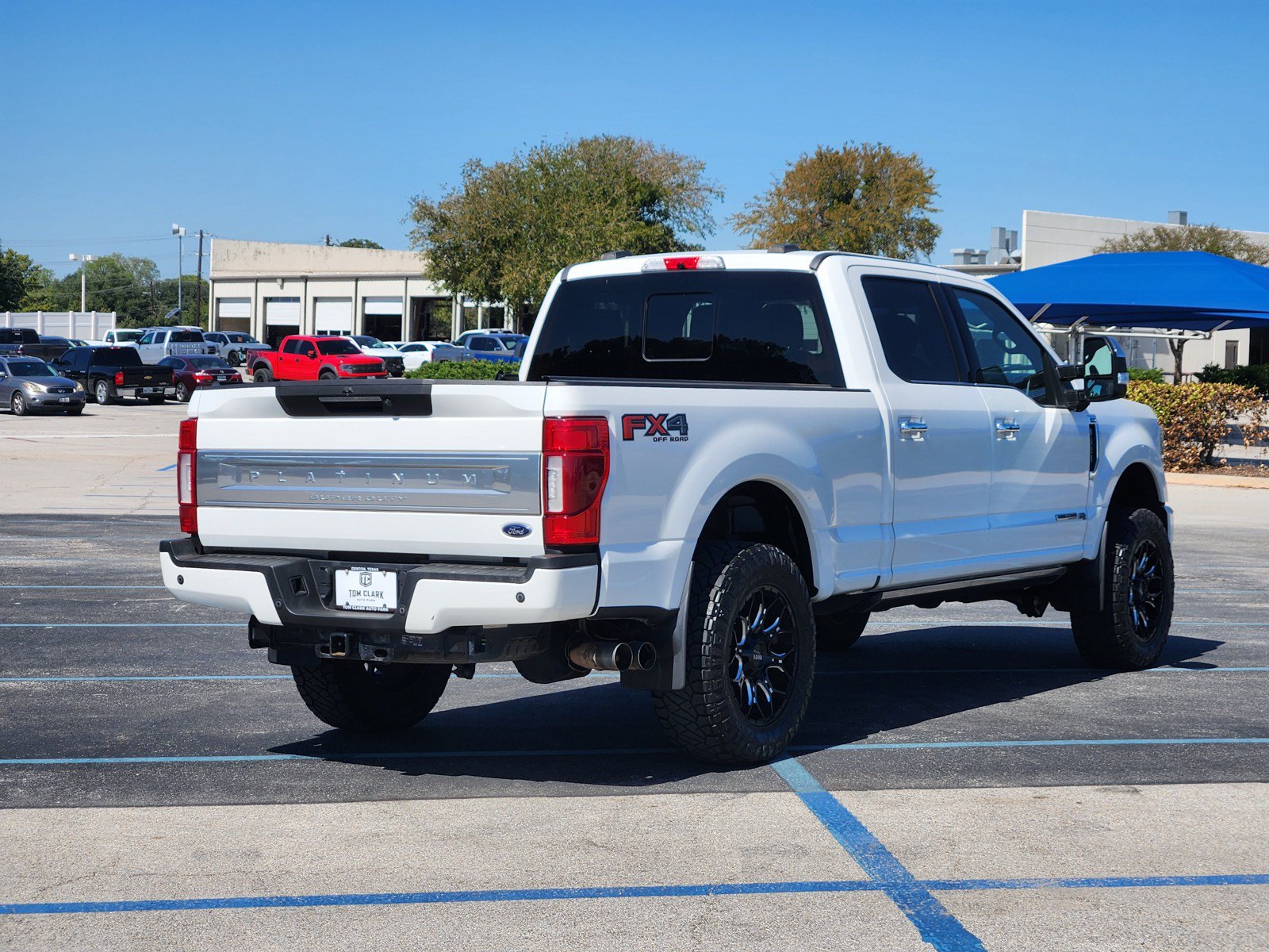 Used 2022 Ford F250 Platinum w/ FX4 Off-Road Package AWD/4WD image 5