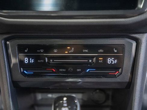 Used 2024 Volkswagen Tiguan SE R-Line image 22