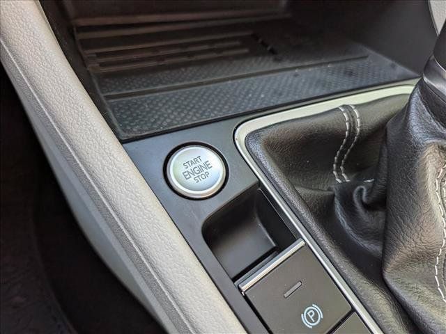 Certified 2025 Volkswagen Jetta SE w/ Sunroof Package FWD image 36