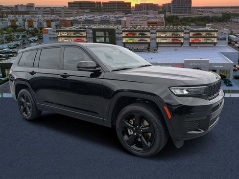 Used 2023 Jeep Grand Cherokee L Laredo AWD/4WD image 1