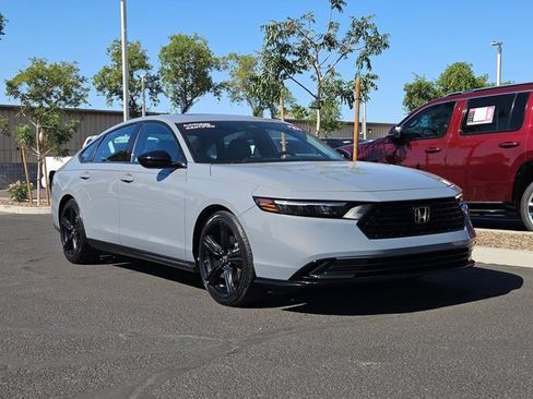 Used 2023 Honda Accord Sport image 3
