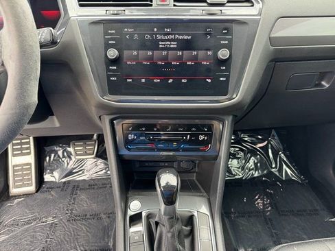 Used 2023 Volkswagen Tiguan SE R-Line image 25