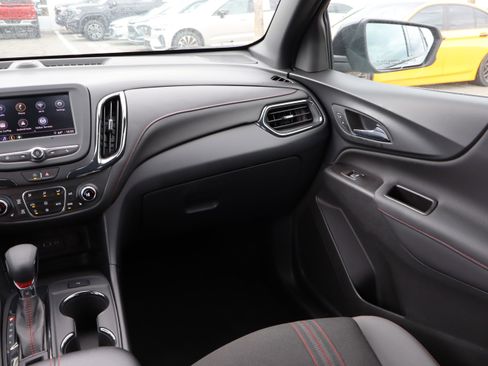 Used 2022 Chevrolet Equinox RS w/ LPO, Floor Liner Package image 13