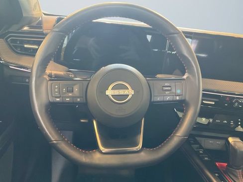 Used 2025 Nissan Kicks SR w/ SR Premium Package AWD/4WD image 12