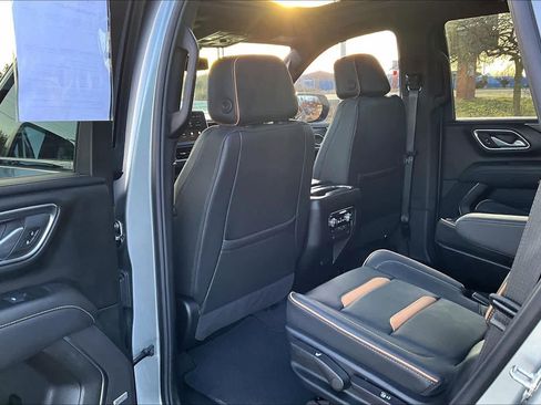 Used 2024 GMC Yukon AT4 image 12