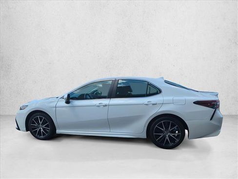 Used 2024 Toyota Camry SE FWD image 8