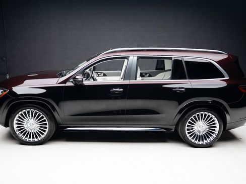 Used 2024 Mercedes-Benz Maybach GLS 600 4MATIC image 16