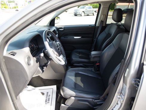 Used 2016 Jeep Compass Latitude AWD/4WD image 17