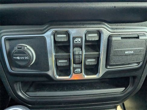 Used 2022 Jeep Gladiator Sport image 24