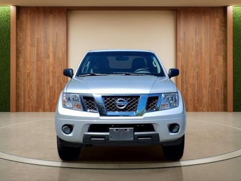 Used 2012 Nissan Frontier SV w/ SV Premium Utility Pkg AWD/4WD image 2