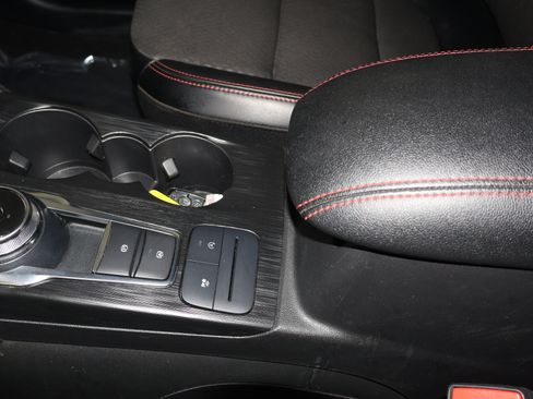 Used 2024 Ford Escape ST-Line image 33