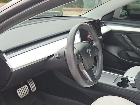 Used 2022 Tesla Model 3 Performance AWD/4WD image 9