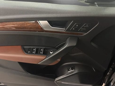 Used 2018 Audi Q5 2.0T Premium Plus w/ Premium Plus Package AWD/4WD image 17