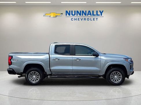 Used 2023 Chevrolet Colorado LT w/ LT Convenience Package II AWD/4WD image 6