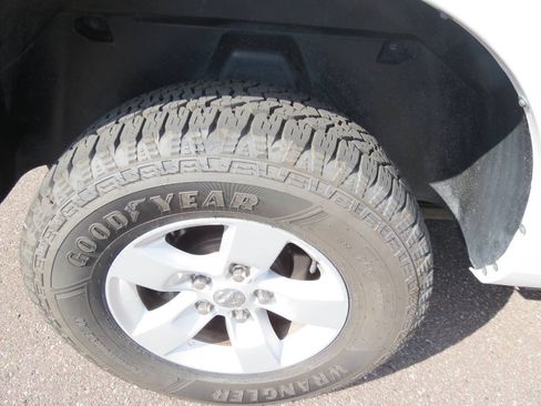Used 2019 RAM 1500 Classic SLT w/ Luxury Group AWD/4WD image 12