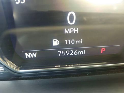 Used 2021 GMC Yukon SLT w/ SLT Premium Package image 16