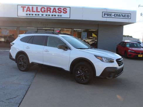 Used 2020 Subaru Outback Onyx Edition XT w/ Popular Package #2 image 2