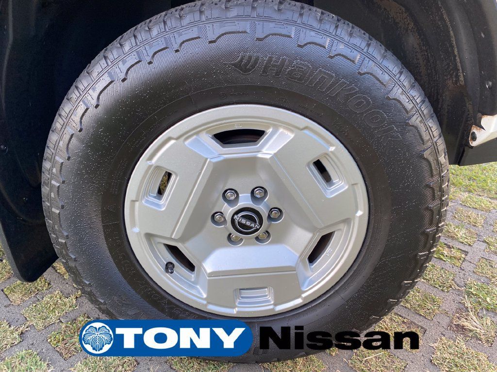 Used 2024 Nissan Frontier SV w/ Hardbody Edition AWD/4WD image 27