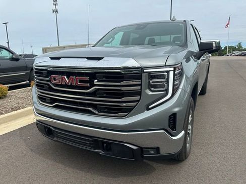 Used 2025 GMC Sierra 1500 SLT AWD/4WD image 2