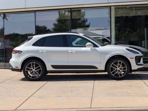 Certified 2025 Porsche Macan AWD/4WD image 8
