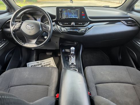 Used 2018 Toyota C-HR XLE FWD image 26