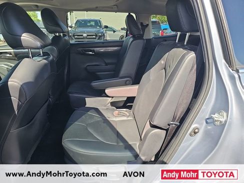 Used 2022 Toyota Highlander Limited AWD/4WD image 11