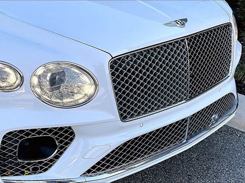 Used 2021 Bentley Bentayga image 27