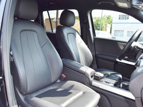 Used 2021 Mercedes-Benz GLB 250 4MATIC w/ Premium Package image 20
