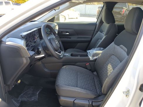 New 2026 Nissan Kicks SV w/ SV Premium Package image 14