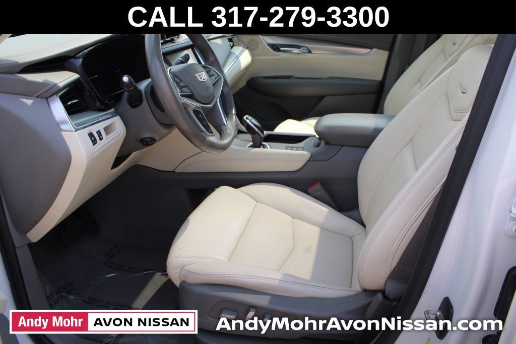 Used 2018 Cadillac XT5 Luxury w/ Driver Awareness Package AWD/4WD image 16