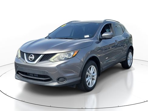 Used 2018 Nissan Rogue Sport SV FWD image 3